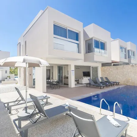 4 Bed With Private Pool - Brand New * Paralimni