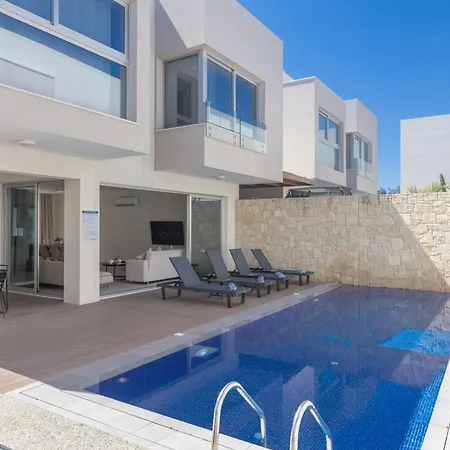 Villa 4 Bed With Private Pool - Brand New
