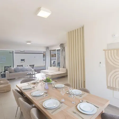 4 Bed With Private Pool - Brand New * Paralimni