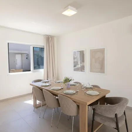 4 Bed With Private Pool - Brand New Villa