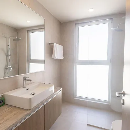 Villa 4 Bed With Private Pool - Brand New