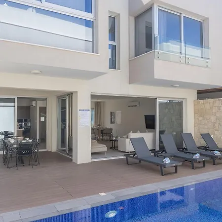 Villa 4 Bed With Private Pool - Brand New Paralimni